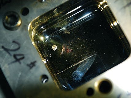 <a href='http://m.qutaob.com/product/3.htm' class='text_a'>模具激光焊機(jī)</a>修復(fù)鏡面模具效果